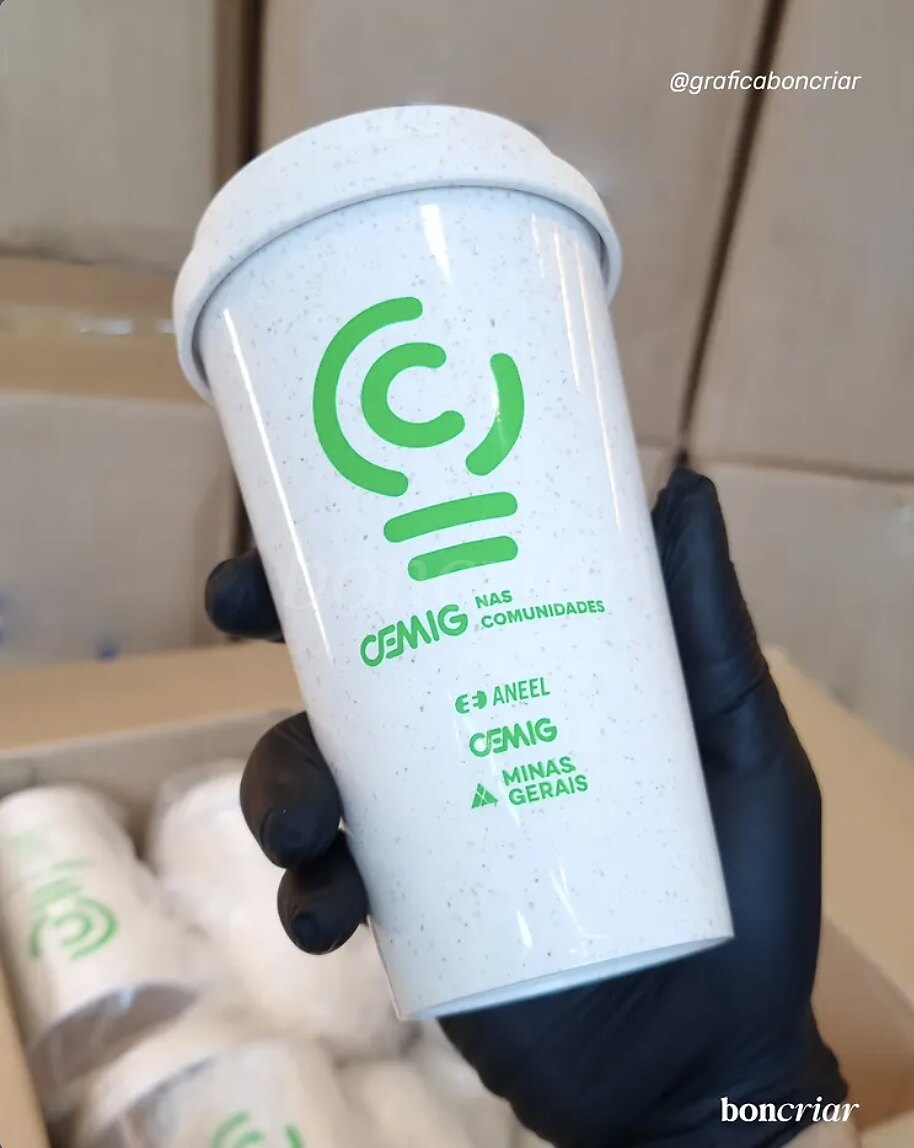 Copo ecológico em bioplástico com impressão verde para Cemig