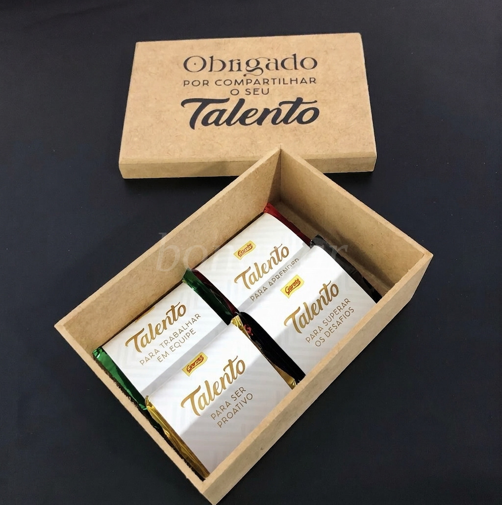 Caixa kraft personalizada com chocolates para ação corporativa