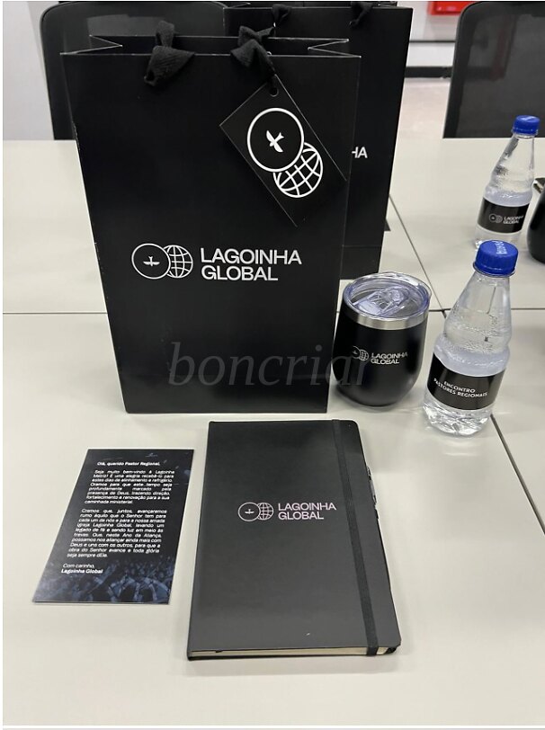 Kit Lagoinha Global com sacola, caderno, copo térmico e garrafa personalizados